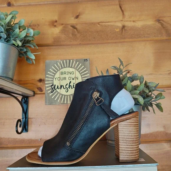 Miz Mooz Summer Peep Toe Block Heel Black Leather Sandal Ankle Booties Sz 37/6.5 - Picture 3 of 10